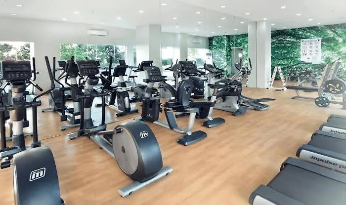 Aparthotel Laureano Trevi Residences Makati Condotel 3*